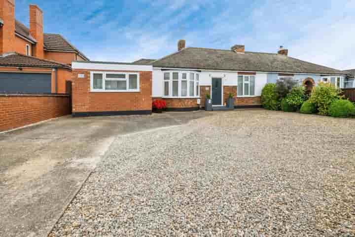 Casa para venda em Lincoln Road‚  North Hykeham‚ LN6