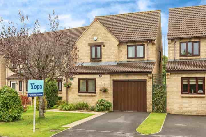 Casa para venda em Bromley Heath Road‚  Bristol‚ BS16