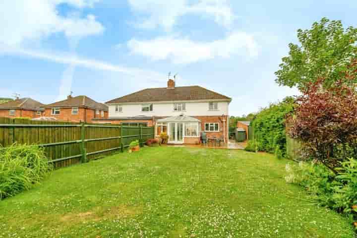 Casa in vendita a Bridgeham Way‚  Horley‚ RH6