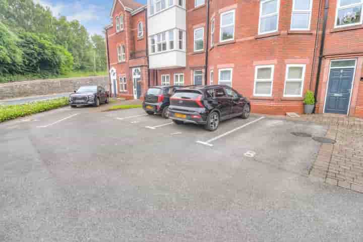 Apartment for sale in Mottram Road‚  Stalybridge‚ SK15