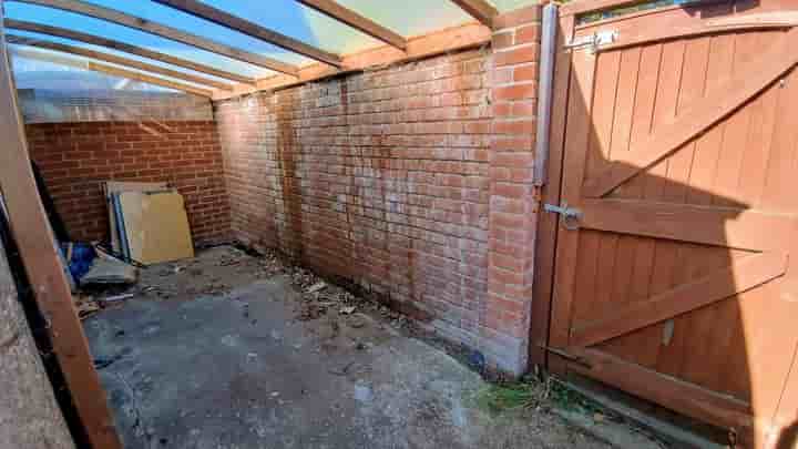 House for sale in Western Avenue‚  Dagenham‚ RM10