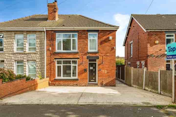 House for sale in Middle Avenue‚  Rotherham‚ S62