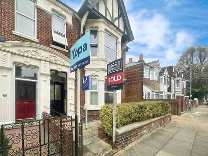 Apartment for sale in North End Avenue‚  Portsmouth‚ PO2