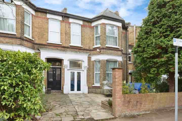 House for sale in Forest Drive East‚  London‚ E11