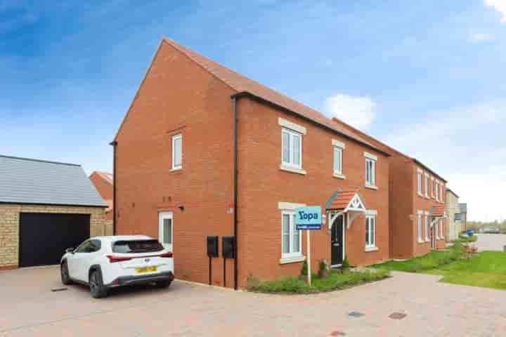 House for sale in Romford Close‚  Bicester‚ OX26