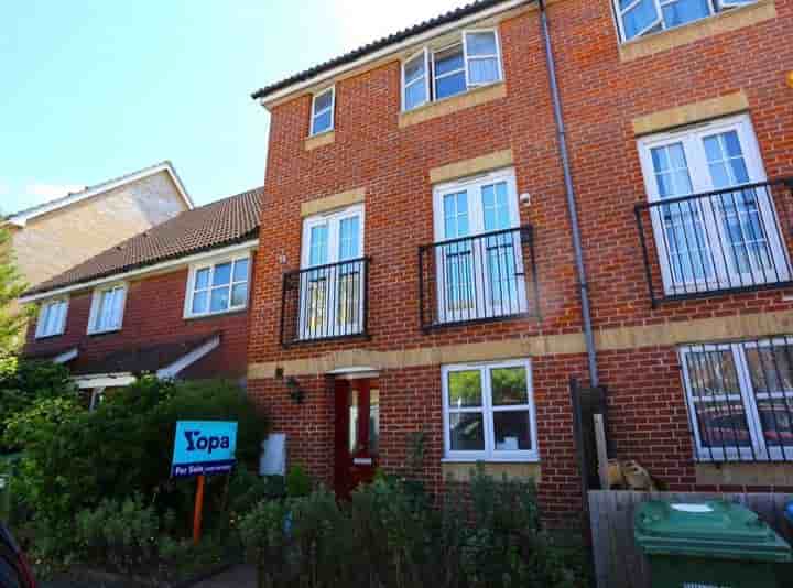 House for sale in Battery Road‚  London‚ SE28