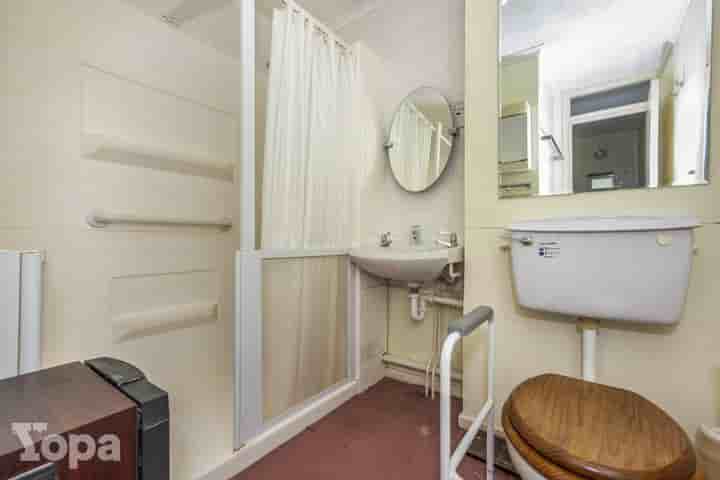 House for sale in St. Katherines Road‚  Erith‚ DA18