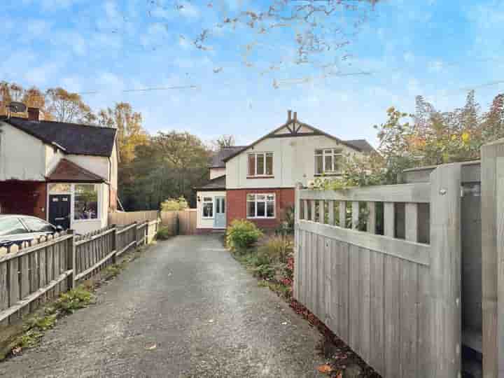 Casa para venda em Hawksworth Road‚  Leeds‚ LS18