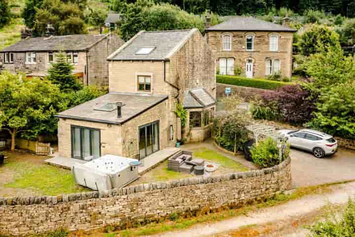 Casa en venta en Scout Road‚  Hebden Bridge‚ HX7