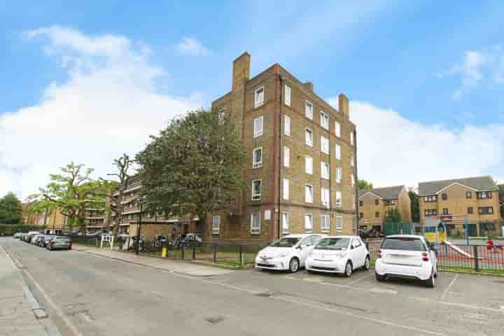 Apartment for sale in Tent Street‚  London‚ E1