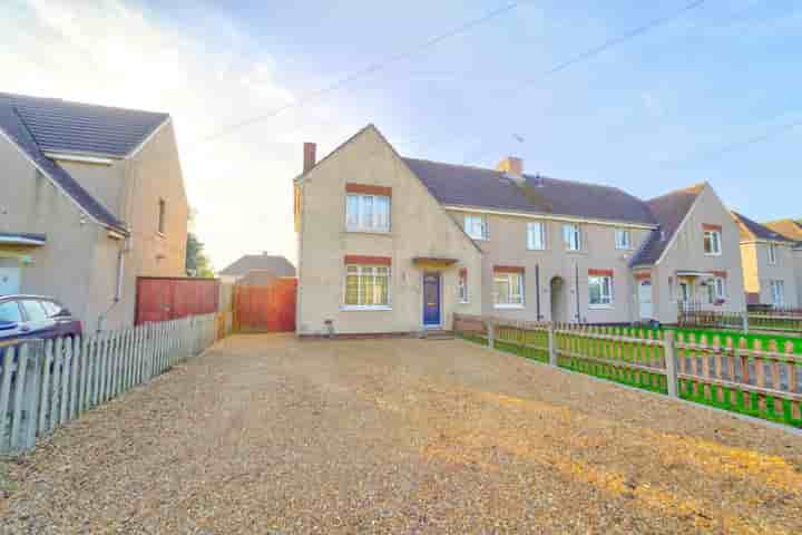 Hus till salu i Cardington Road‚  Bedford‚ MK42