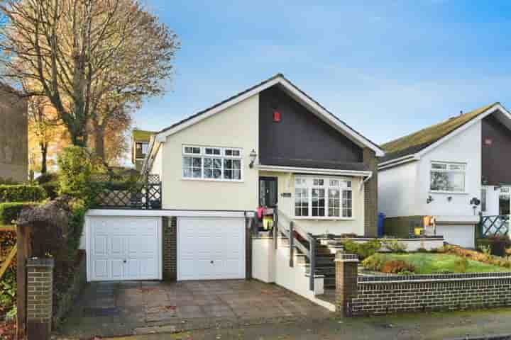 House for sale in Second Avenue‚  Newcastle‚ ST5