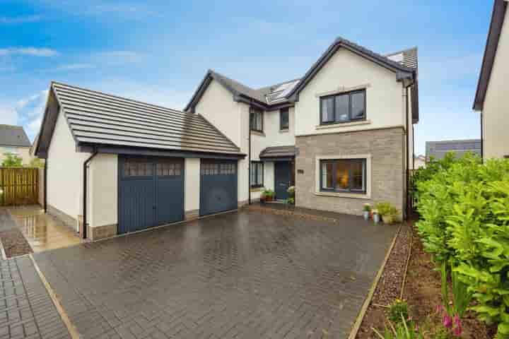 House for sale in Threipmuir Walk‚  Livingston‚ EH54