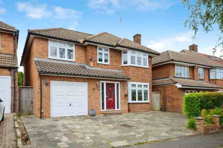 Maison à vendre à Francklyn Gardens‚  Edgware‚ HA8