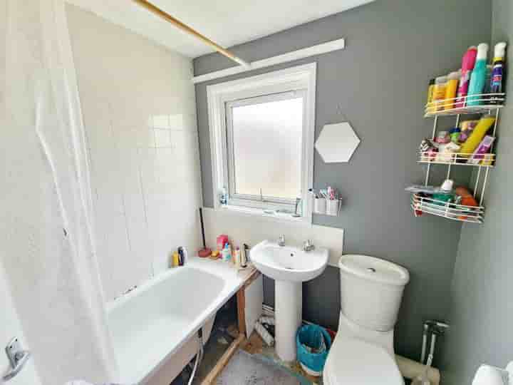 House for sale in Greatfield Court‚  Northampton‚ NN3