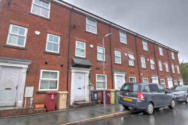 House for sale in Littlebrooke Close‚  Bolton‚ BL2