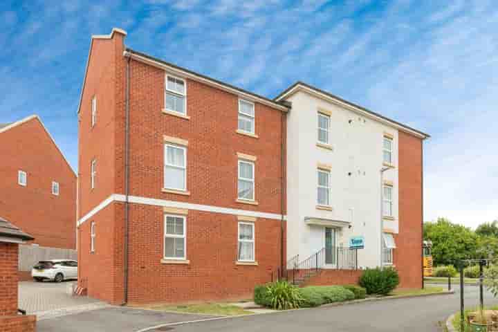 Apartment for sale in Square Leaze‚  Bristol‚ BS34