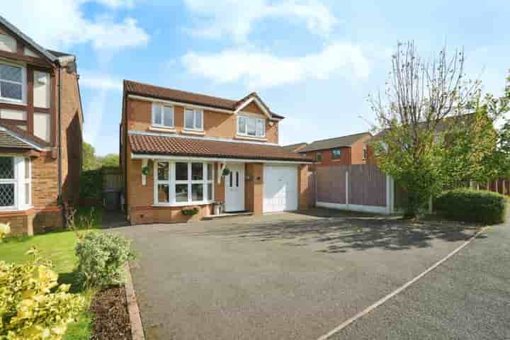 Casa para venda em Gifford Place‚  Wigan‚ WN2