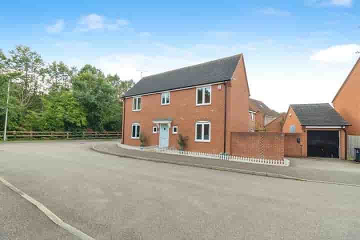 House for sale in Winchcombe Meadows‚  Milton Keynes‚ MK14