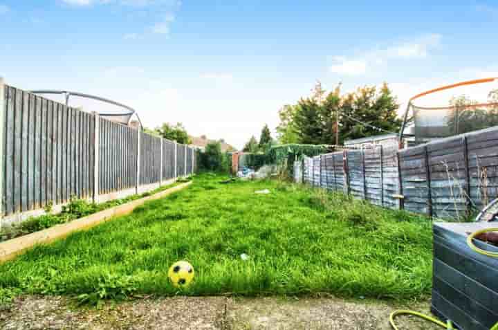 Maison à vendre à Gainsborough Road‚  Rainham‚ RM13