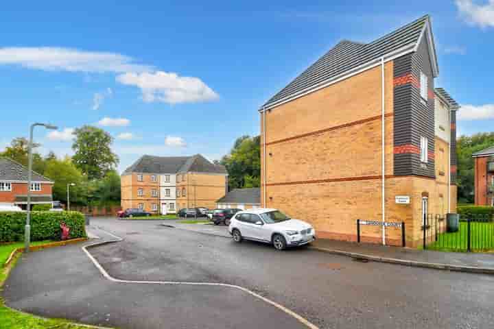 Apartment for sale in Candover Court‚  Basingstoke‚ RG22