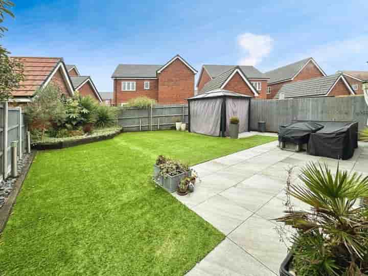 House for sale in Aspen Road‚  Essington‚ WV11