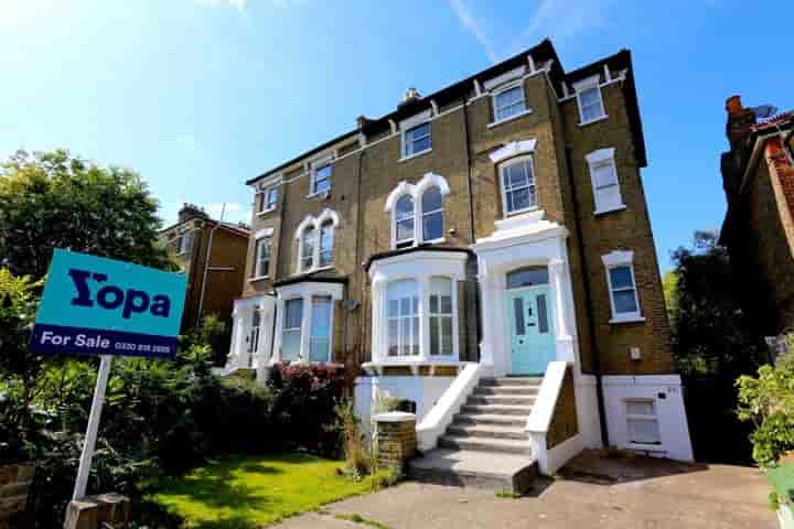 Apartment for sale in 27c Northbrook Road‚  London‚ SE13