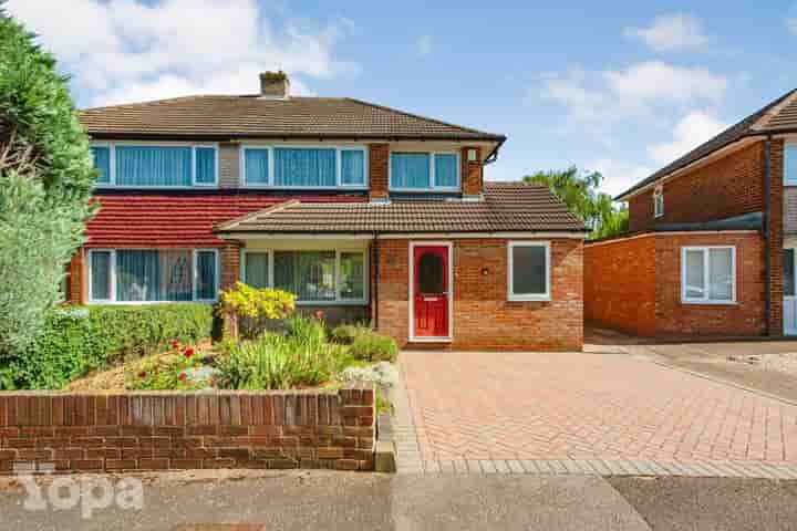 House for sale in Imperial Drive‚  Gravesend‚ DA12