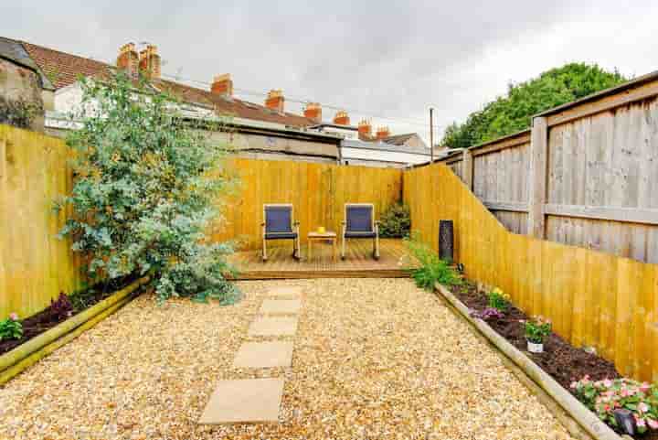 Hus till salu i London Road‚  Neath‚ SA11