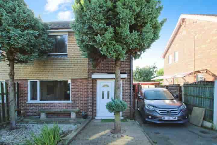 House for sale in Middlefields Drive‚  Rotherham‚ S60