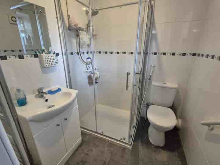 House for sale in Oakdale Close‚  Oldbury‚ B68