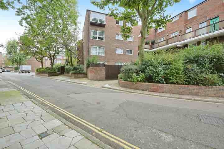 Wohnung zum Verkauf in Henderson Drive‚  London‚ NW8