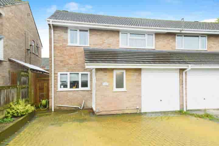 Casa in vendita a Fanstones Road‚  Swindon‚ SN3