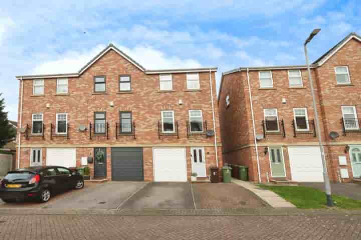 House for sale in The Courtyard‚  Wakefield‚ WF2