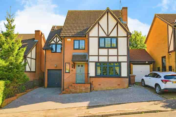 House for sale in Perrymead‚  Luton‚ LU2