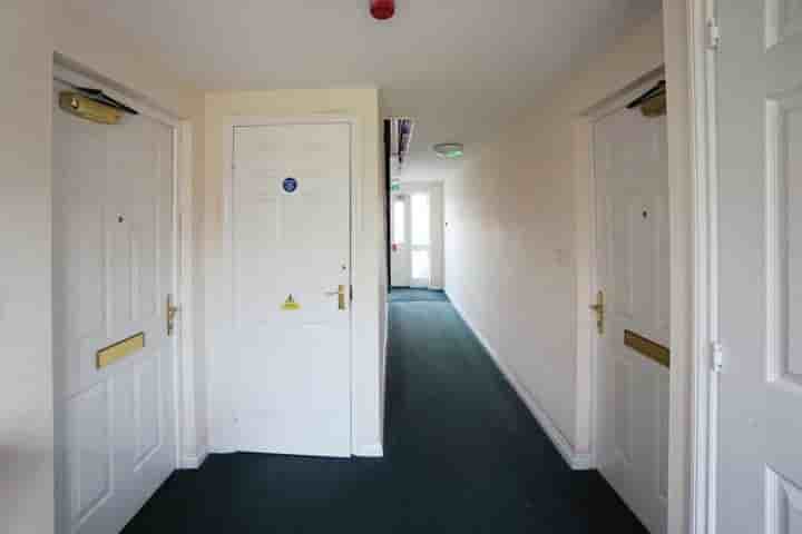 Apartamento para venda em Yale Road‚  Willenhall‚ WV13