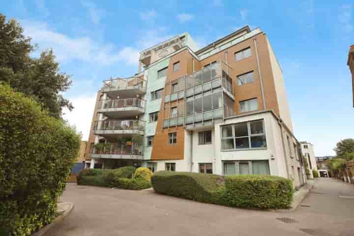 Apartment for sale in Peckham Rye‚  London‚ SE15