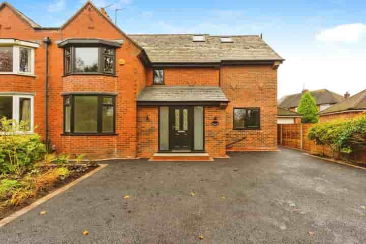 Casa para venda em Stelfox Avenue‚  Altrincham‚ WA15