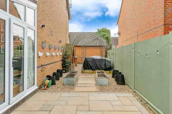 House for sale in Gower Road‚  Horley‚ RH6