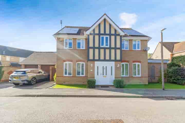 Casa en venta en Langford Place‚  Milton Keynes‚ MK7