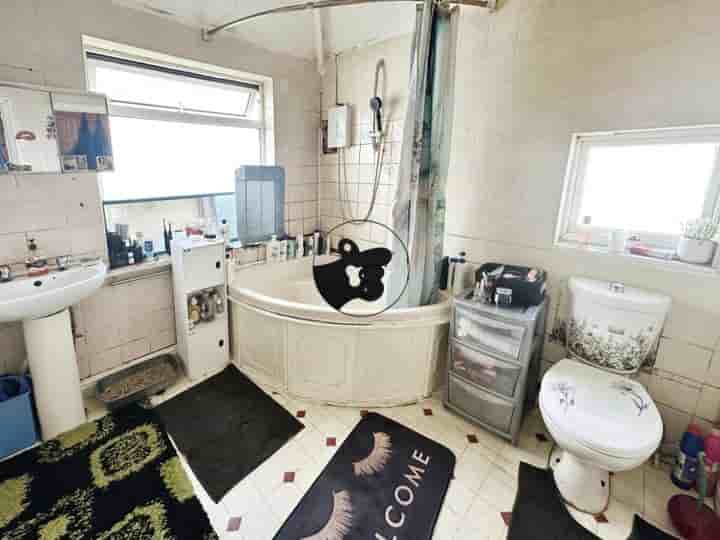 House for sale in Dunstall Avenue‚  Wolverhampton‚ WV6