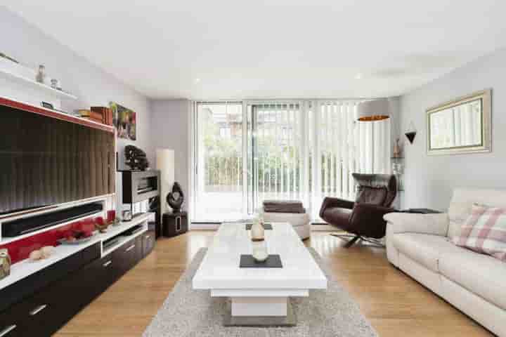 Apartment for sale in Albert Basin Way‚  London‚ E16