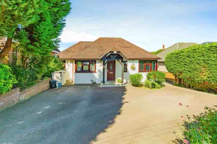 House for sale in Hazelwood Road‚  Sevenoaks‚ TN14