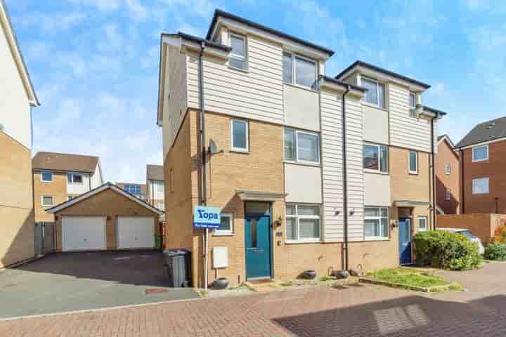 Casa en venta en Sylvania Gardens‚  Milton Keynes‚ MK10