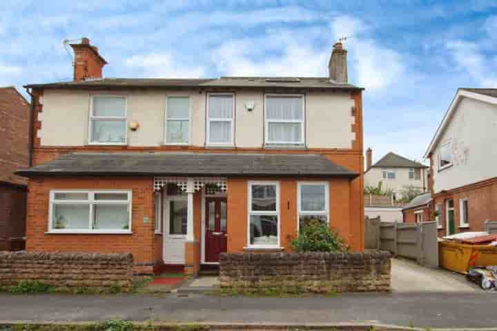 Casa para venda em Percival Road‚  Nottingham‚ NG5