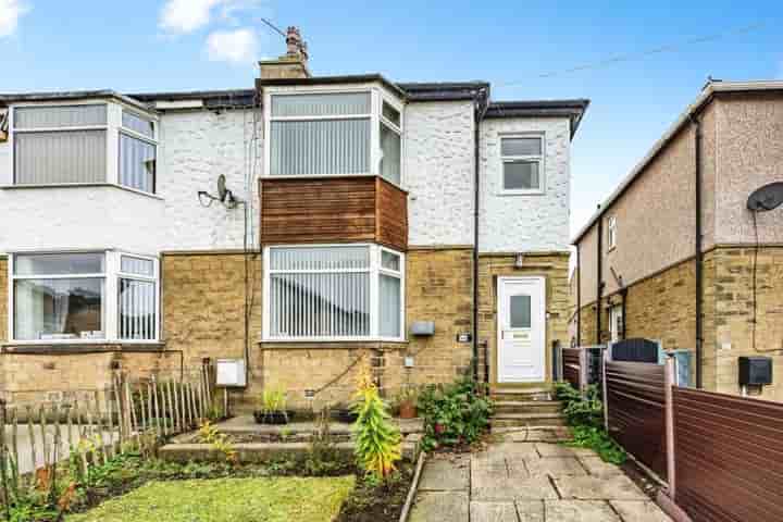 Casa para venda em Botham Hall Road‚  Huddersfield‚ HD3