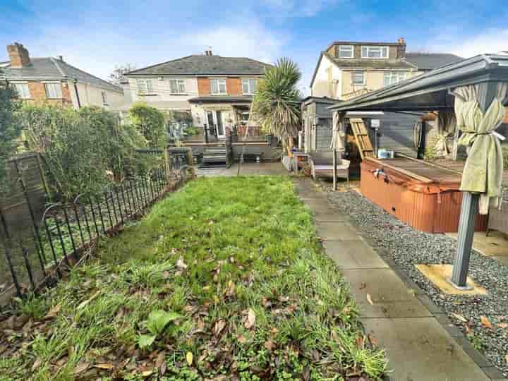 Casa para venda em Vicarage Road‚  Wolverhampton‚ WV11