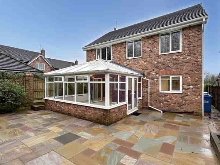 House for sale in Bishopsgate Walk‚  Rochdale‚ OL16