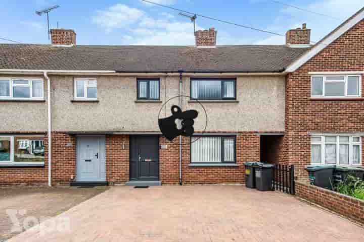 House for sale in Dene Holm Road‚  Gravesend‚ DA11