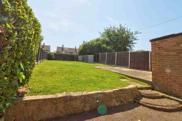 House for sale in East Hill‚  Luton‚ LU3